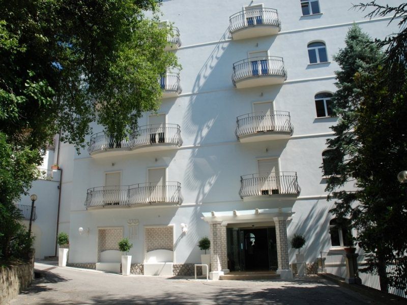 Grand Hotel Hermitage SantʼAgata sui Due Golfi Exterior foto
