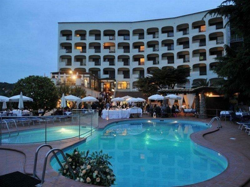 Grand Hotel Hermitage SantʼAgata sui Due Golfi Exterior foto