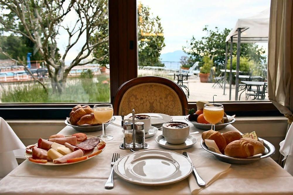 Grand Hotel Hermitage SantʼAgata sui Due Golfi Exterior foto